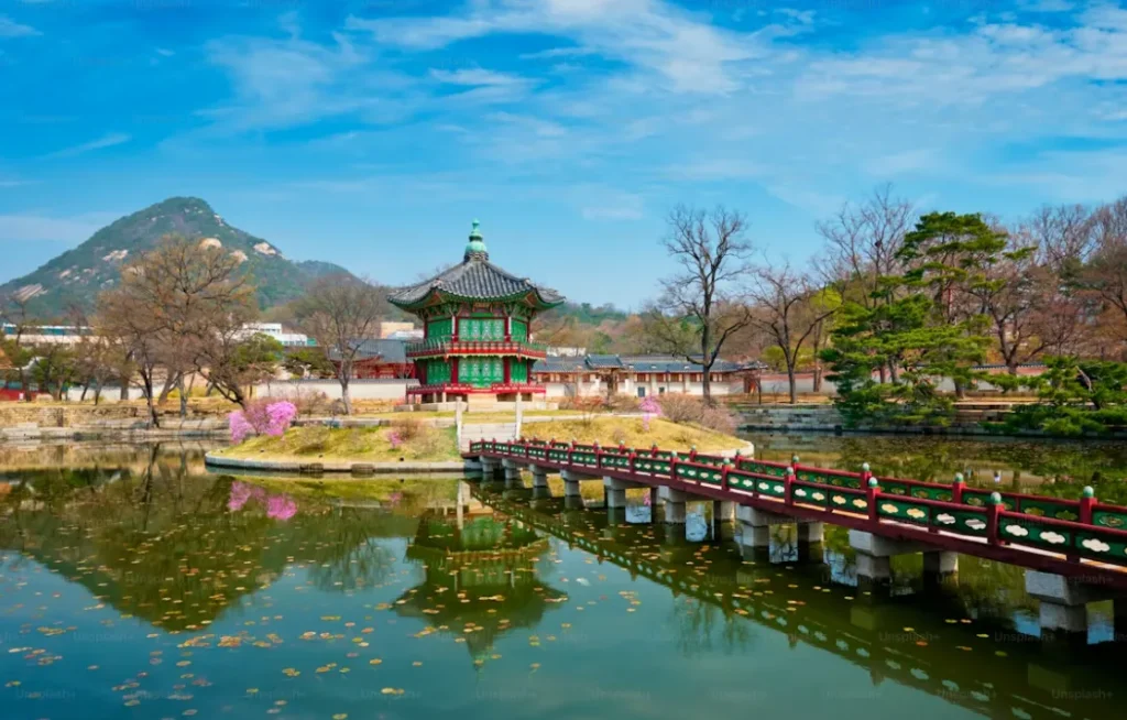 Gyeongbokgung Palace Hanbok Experience: Complete Guide to Rental, Free Entry & Photo Tips - image