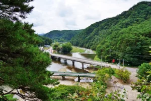 How Taksajeong Pavilion (탁사정) Compares to Other Spots Nearby