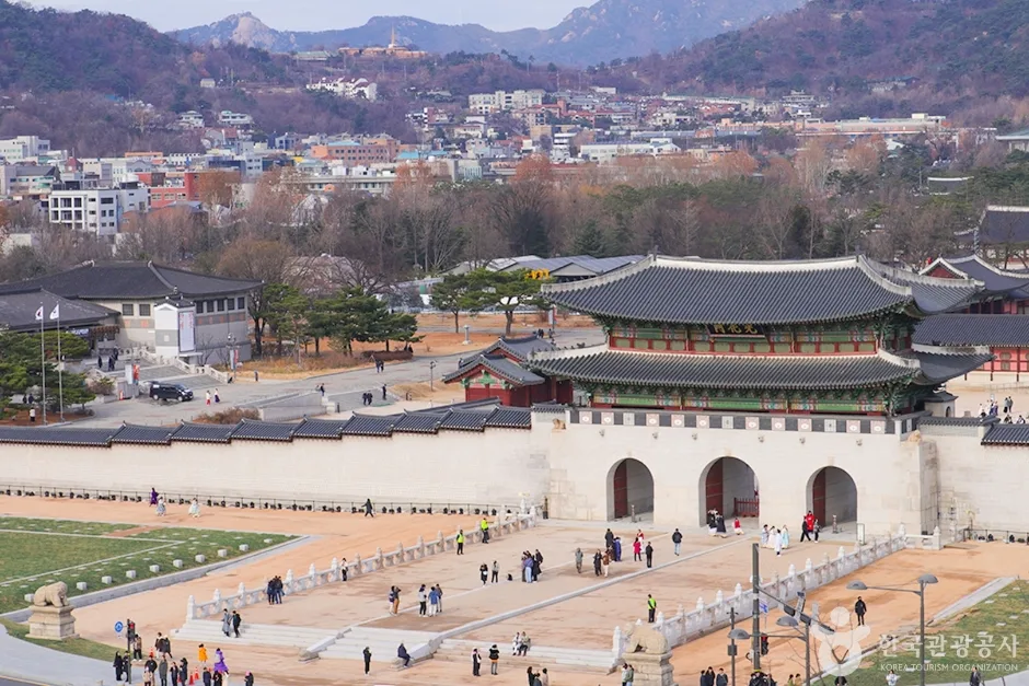 Planning a Trip to Gwanghwamun Gate (광화문)? Read This First