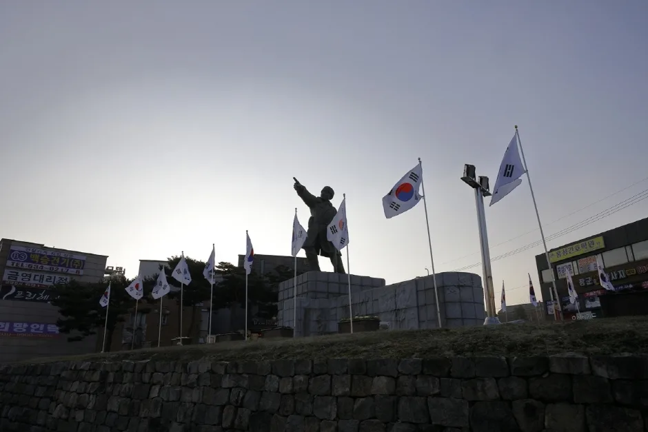김좌진장군동상-04