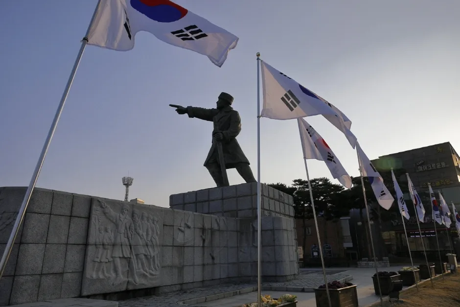 김좌진장군동상-06